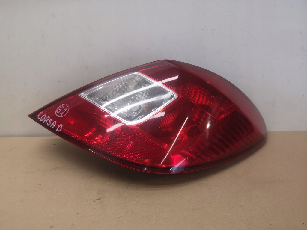 фото №1, Лампа правая задняя opel corsa d 5 дверь przedlift