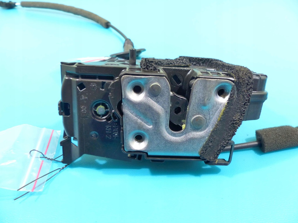 фото №2, Замок задняя правый 4 pin renault captur i 13-17