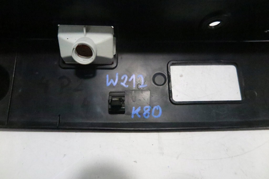 Оздоблення кришки багажника mercedes-benz e w212 a2127501293 2.99l Зі Шроту