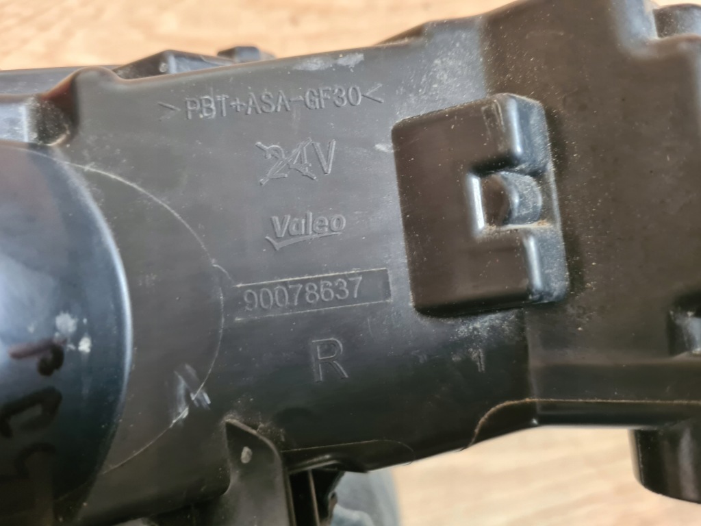 фото №5, Противотуманная фара перед правый nissan micra k14 qashqai ii fl