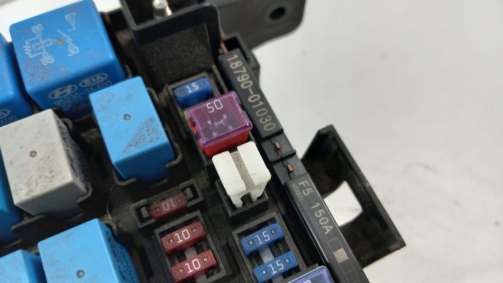 фото №6, Hyundai i30 i коробка предохранителей 91951-0q000