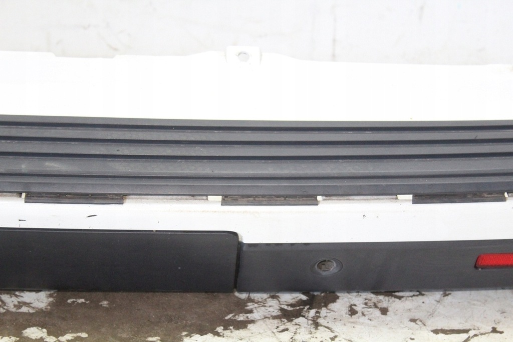 фото №8, Бампер задній land rover discovery iv l319 fujiwhite867 3.0l дизель 180kw