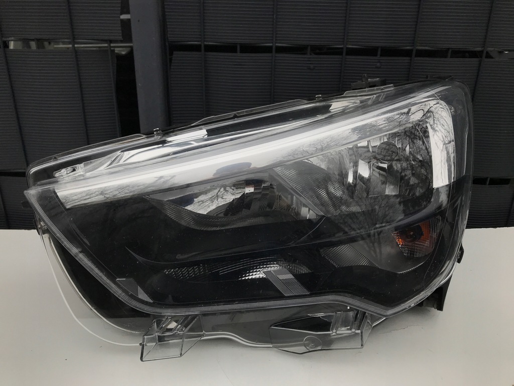 фото №1, Opel combo e левая лампа перед передняя 2017- 12768