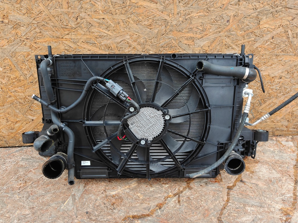 фото №16, Kompletny перед volvo xc40 2.0 d3 d4 автоматична коробка передач midled капот крила бампер