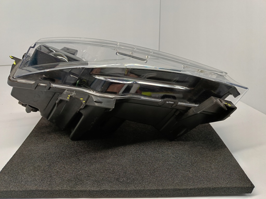 Tesla 3 рестайлинг  y 20- противотуманная фара drl правый лампа противотуманная led 1624798-00-a Оригинал