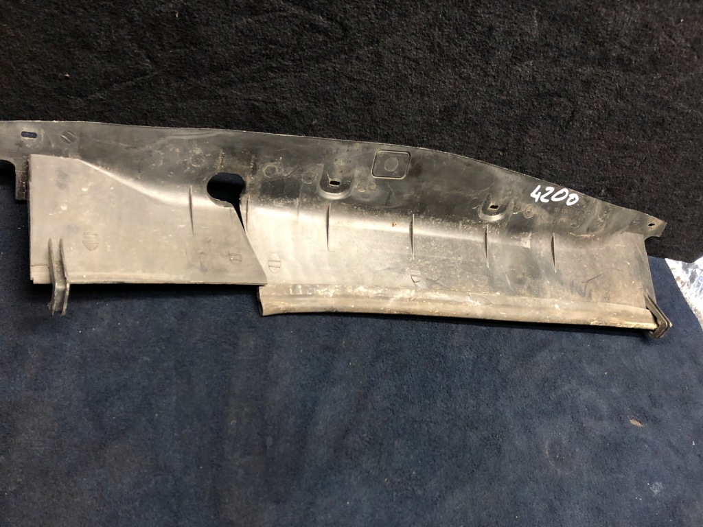 Купить Mercedes-benz w124 защита радиатора 1245050388