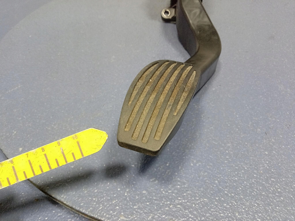 фото №11, Fiat 500 500e i 12- педаль газу прискорення 68073429ab