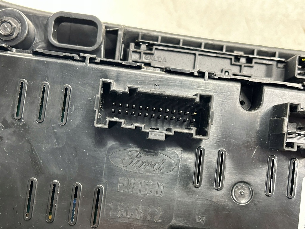 фото №10, Ford escape iv 2023 панель кондиціонера