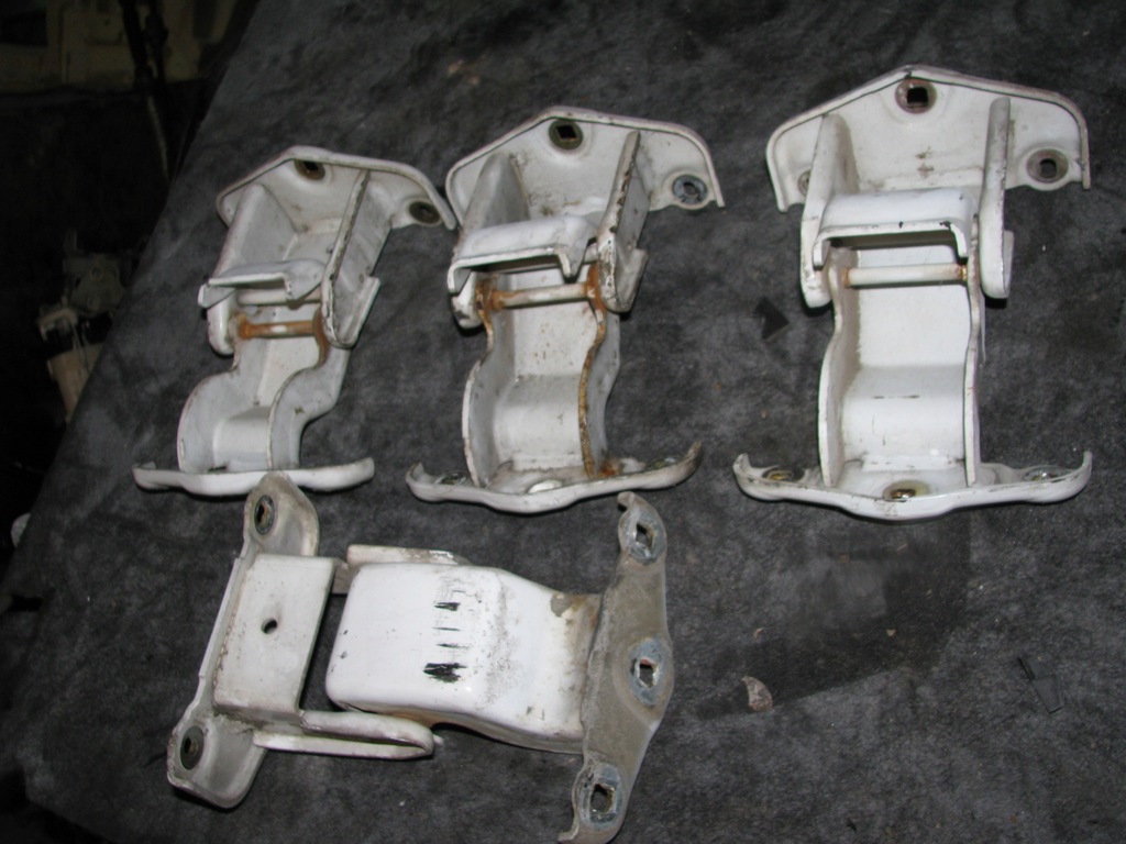 фото №1, Петлі двері орних задня праве opel vivaro a