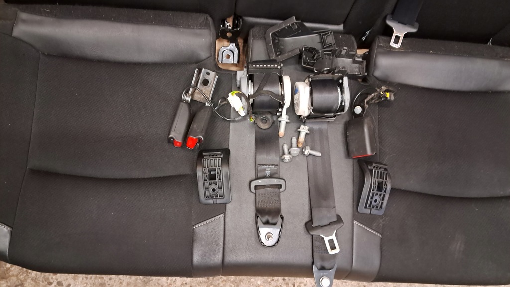 фото №14, Citroen ds4 заднее сиденье ремни сиденье задняя