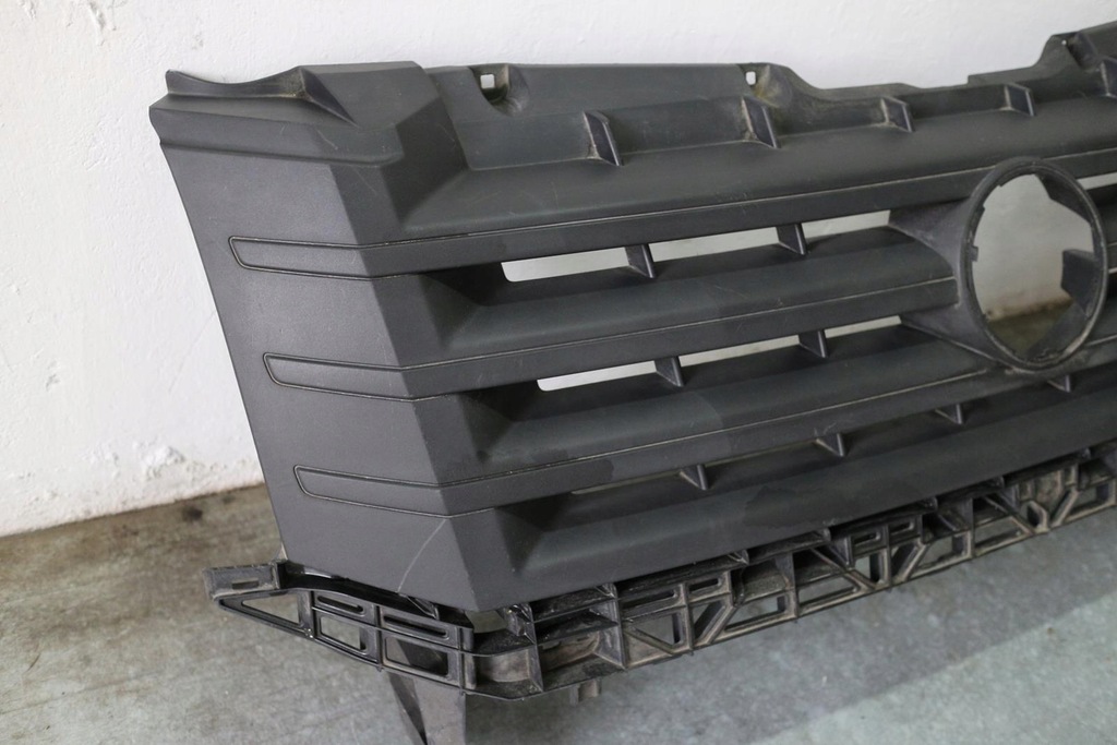фото №1, Решітка радіатора решітка радіатора перед vw crafter lift 2011-2016 2e0853653e