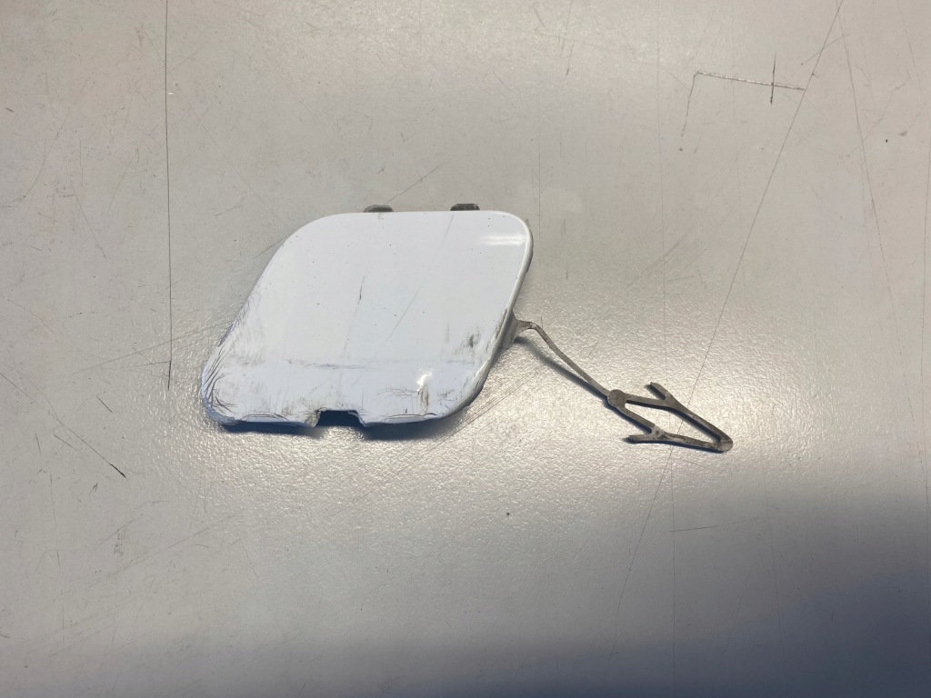 фото №1, Opel astra j kombi заглушка фаркоп бампера задняя 13266650