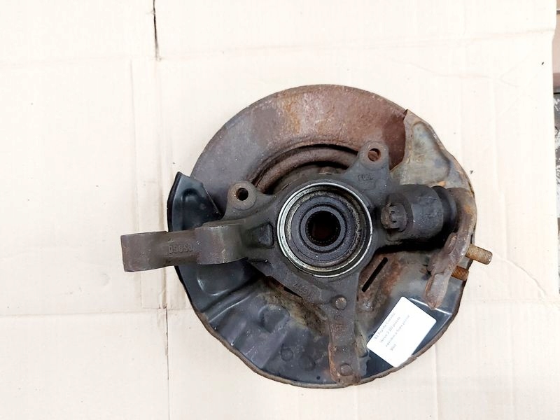 фото №3, Corolla verso ii 2.2 d поворотний кулак ступиця ліва перед