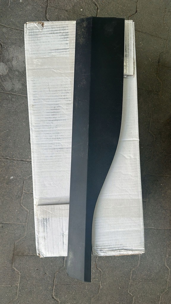 фото №1, Hyundai kona 2018- молдинг na дверь задняя левая