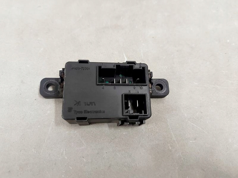 фото №1, Hyundai veloster 1 i реле модуль питания