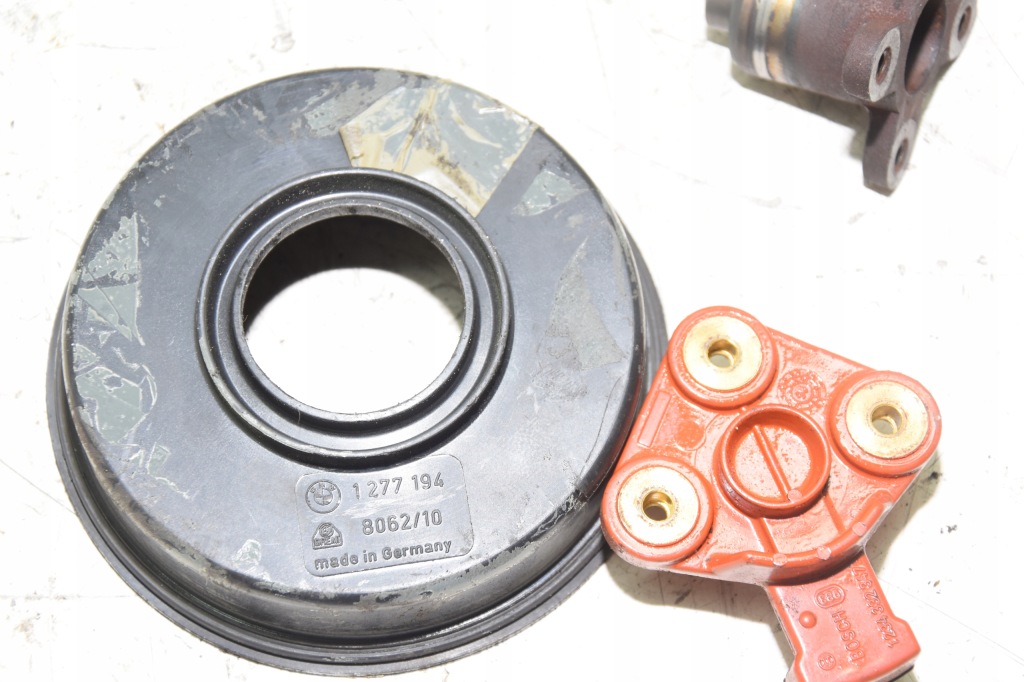 фото №7, Bmw e32 e34 730i m30 кронштейн контактний палець розподільника