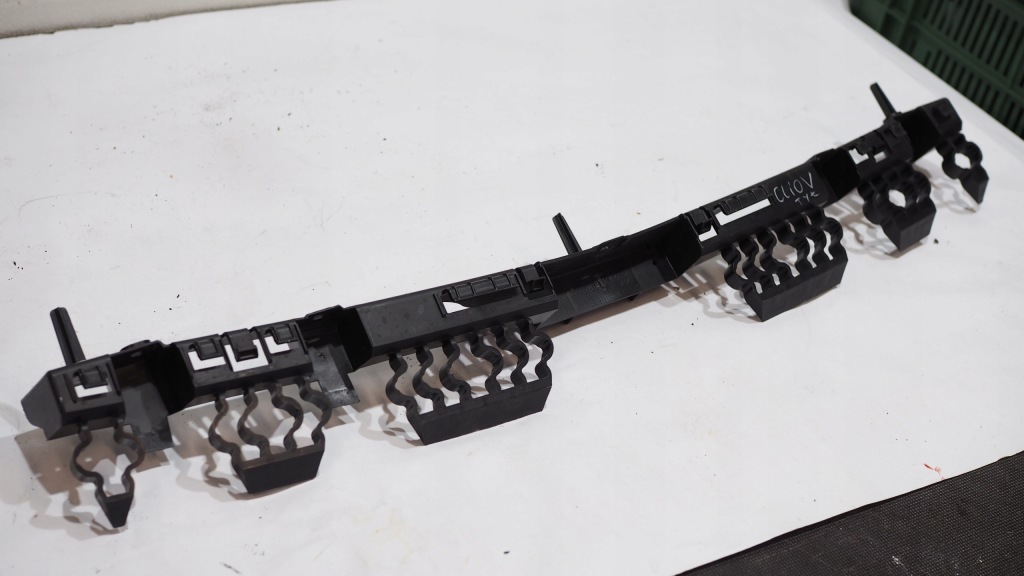 фото №2, Напрямна середній бампера задня renault clio v hb