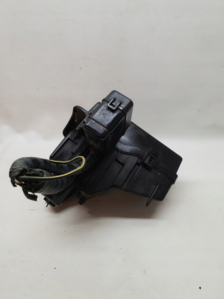 фото №4, Toyota rav4 ii d4d lift корпус запобіжників