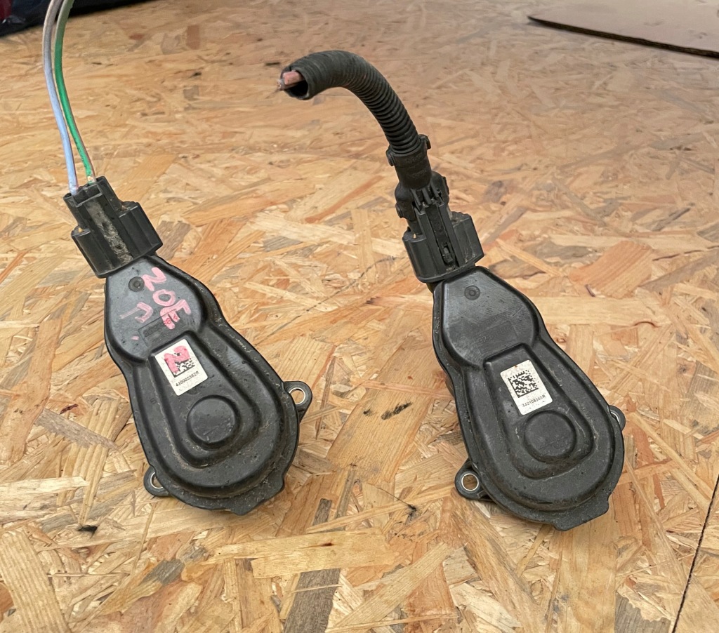 фото №1, Renault zoe ii правий супорт задня oś 440005362r