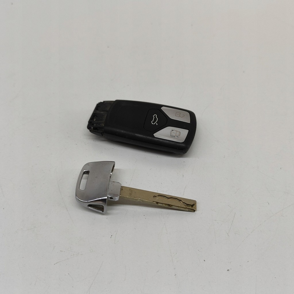 фото №6, Audi a4 s4 b9 8w 2018 ключ / карта зажигания