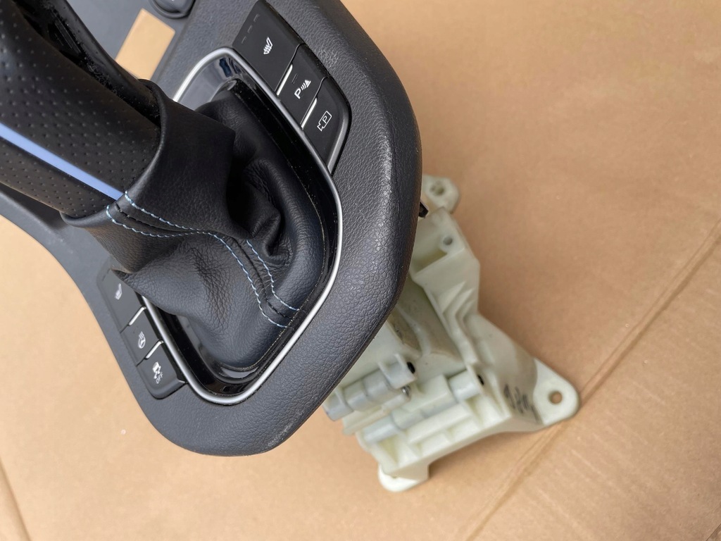 фото №10, Hyundai i30n i30 iii n lift 2020- домкрат переключения передач автоматическая коробка передач