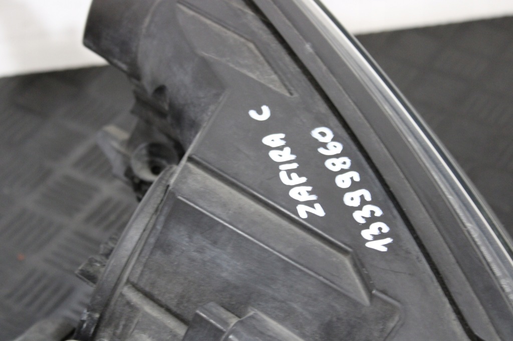 Фари фара перед передні ксенон 13399861 13399860 opel zafira c Доставка