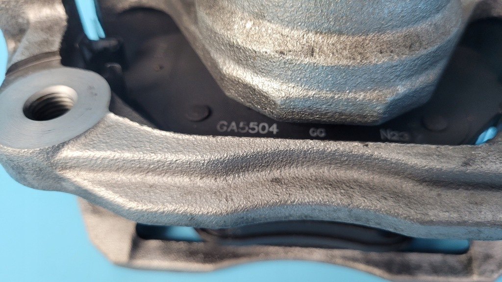 фото №10, Bmw x1 u11 sdrive18i 23r суппорт тормозной левый перед 8850009