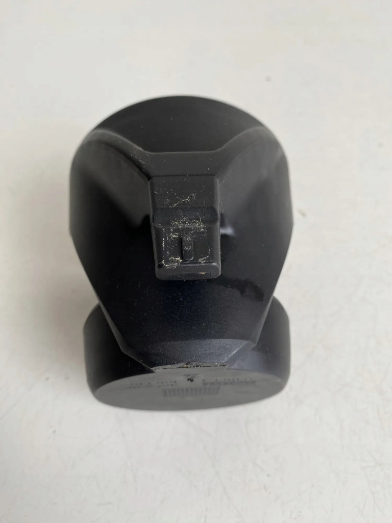 фото №8, Кронштейн na чашки bmw i3 i01 9283147 electric 125kw 2014