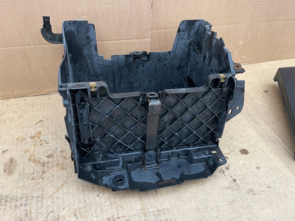 фото №7, Основание аккумулятор renault megane iii 1.5 dci