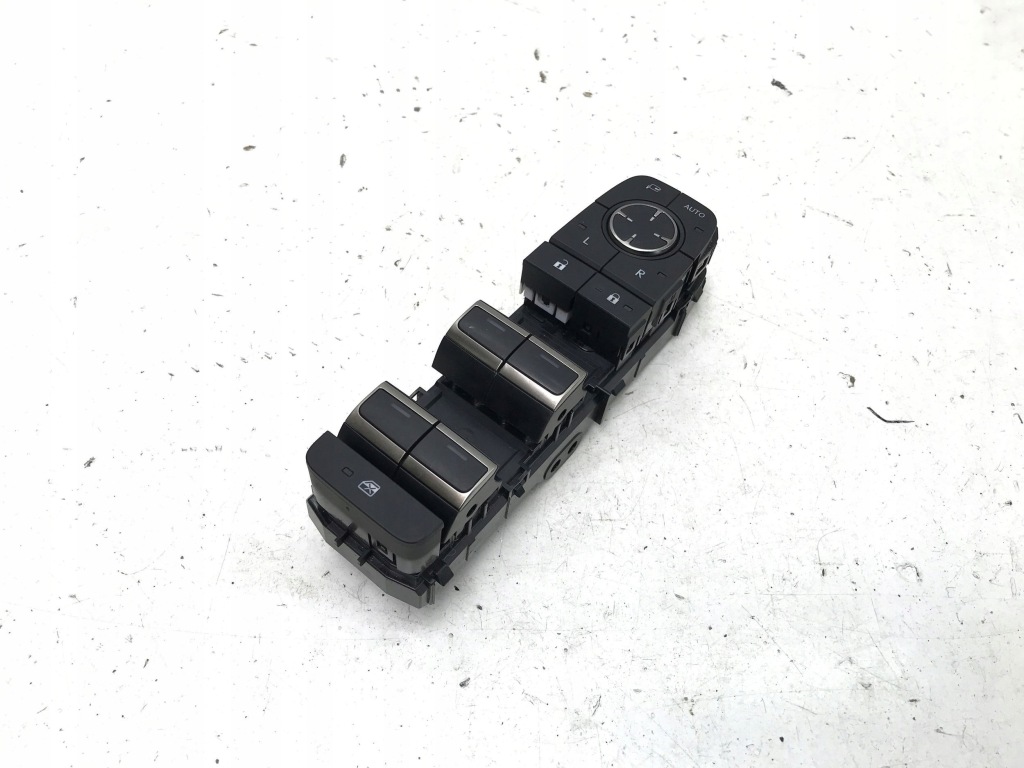 фото №1, Lexus lbx 2024 панель кнопка переключатель окон зеркал 84040-48240
