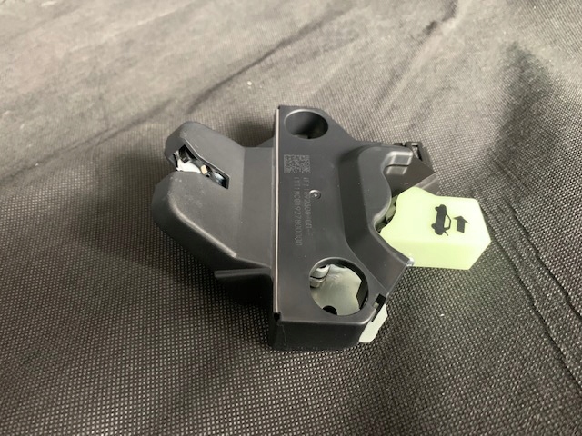 Tesla model 3 замок кришки задній задній 1092308-00-e Ціна