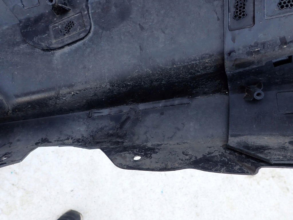 Tesla model 3 17- бампер перед передній pdc Зі Шроту