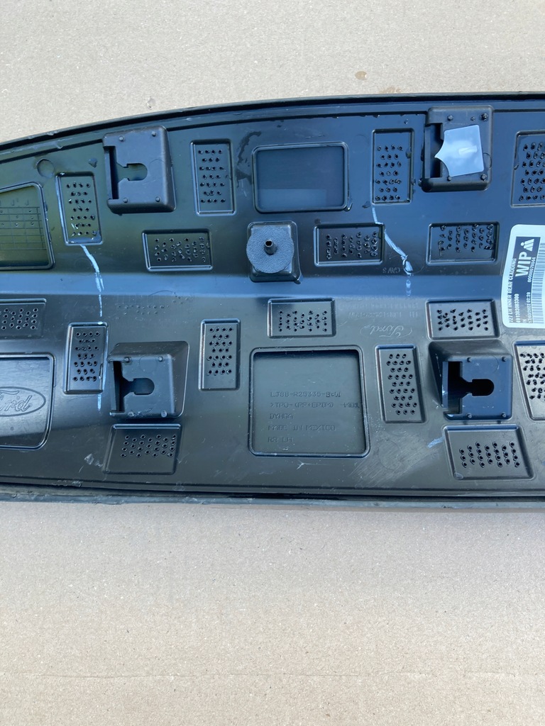 фото №9, Ford mustang mach-e молдинг na дверь задние левая orygi.