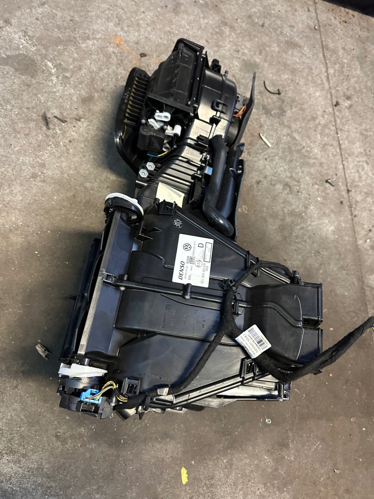 фото №1, Vw passat b6 обігрівач комплектна 3c1820003er