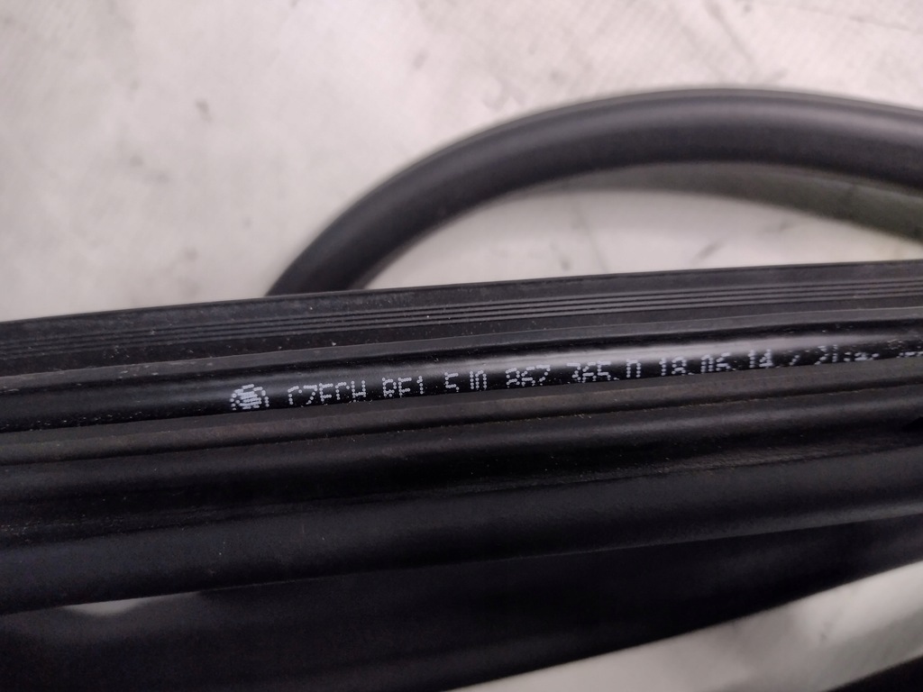 фото №14, Прокладка дверь правый перед skoda fabia ii lift hb 5j0867365d