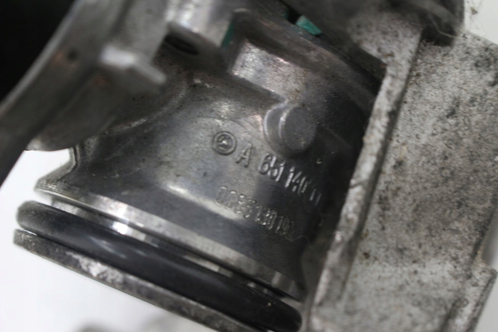 Клапан egr кронштейн 6510943027 mercedes gla 2.2 cdi Доставка