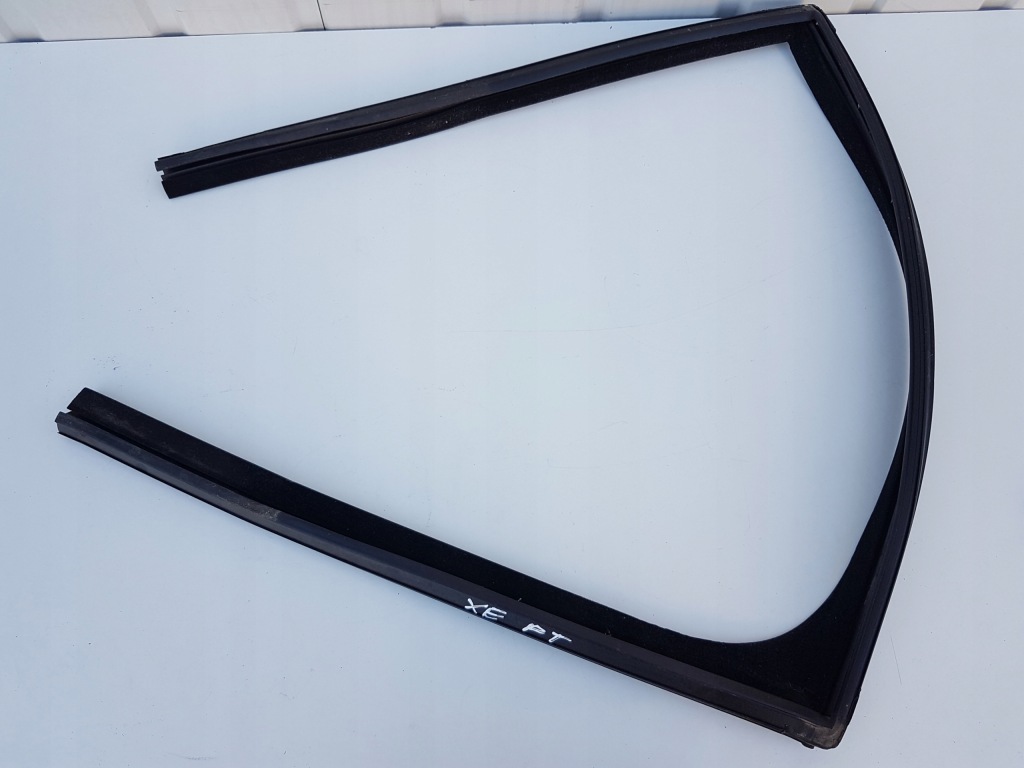 фото №1, Прокладка двері права задня jaguar xe x760 15-19