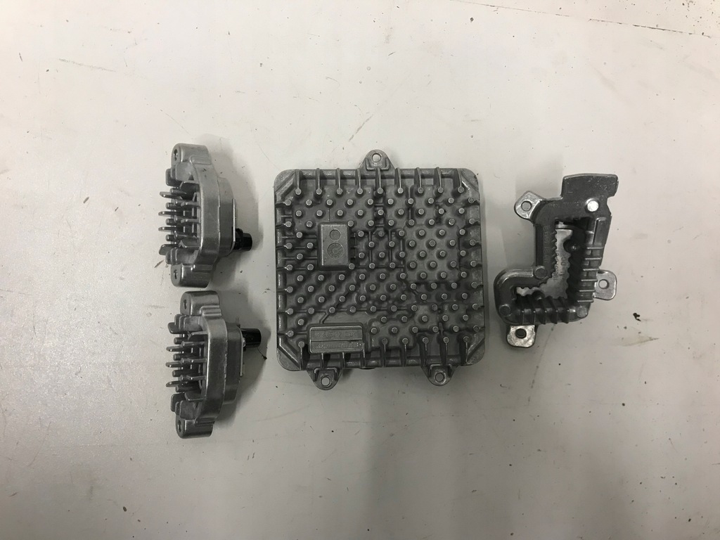 фото №1, Bmw f30 lift модуль full led komplekt 7457875 левая