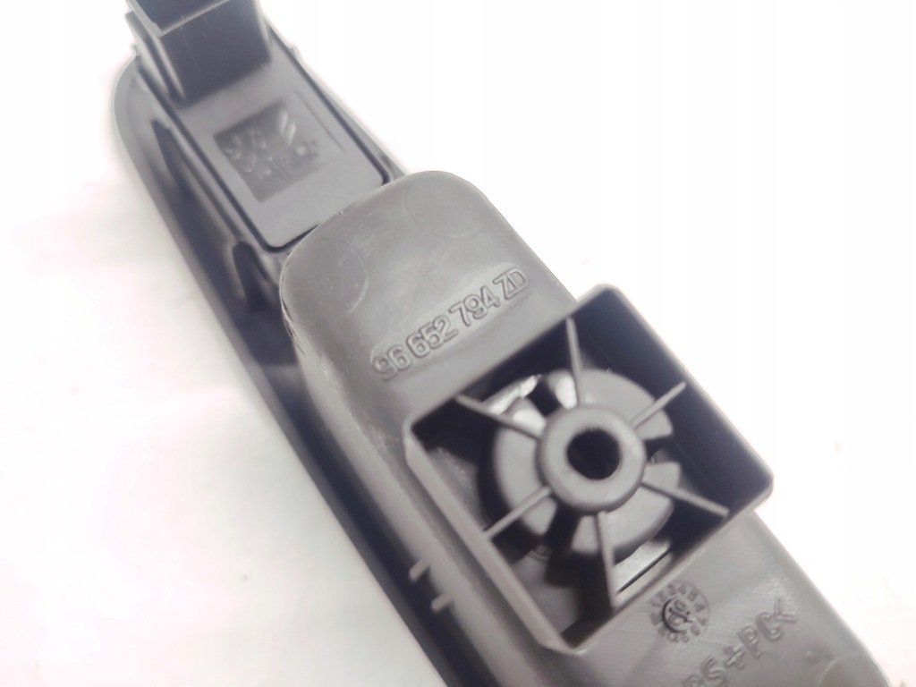 фото №6, Peugeot 3008 i кнопка відкривання скло задня