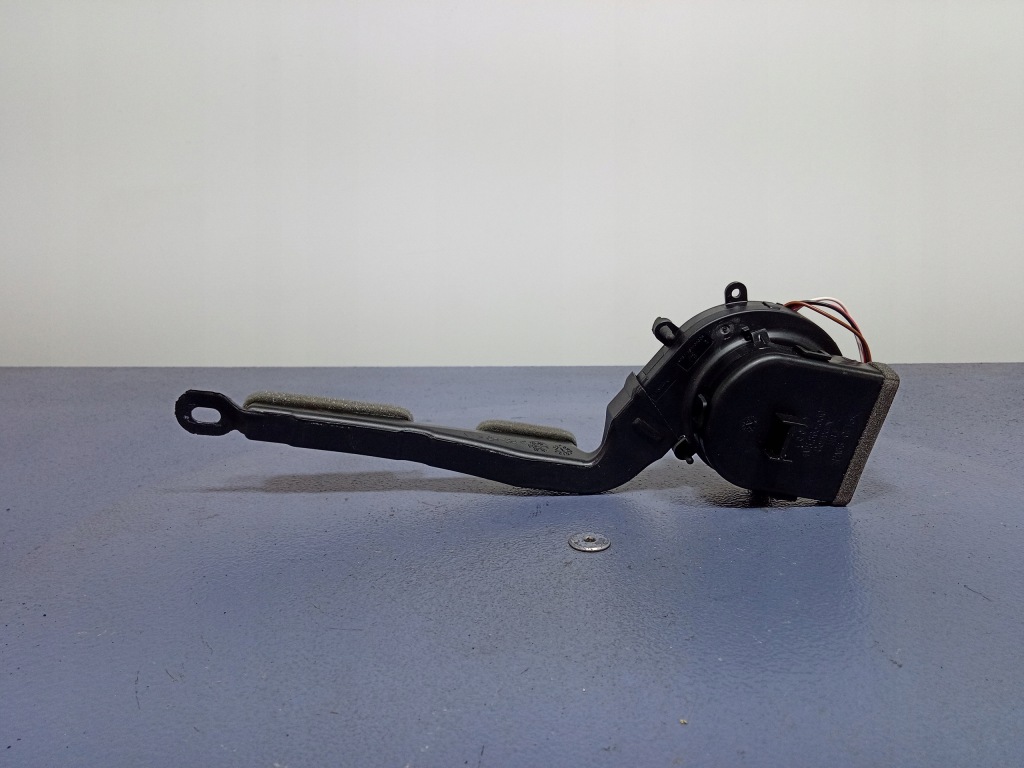 фото №1, Audi rsq8 q8 вентилятор воздухоотводчик 4n0915213c