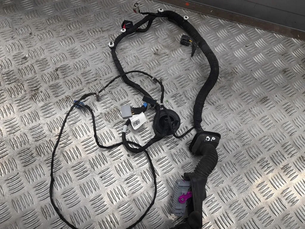 фото №6, Chevrolet corvette 23440991 права проводка трубопровід