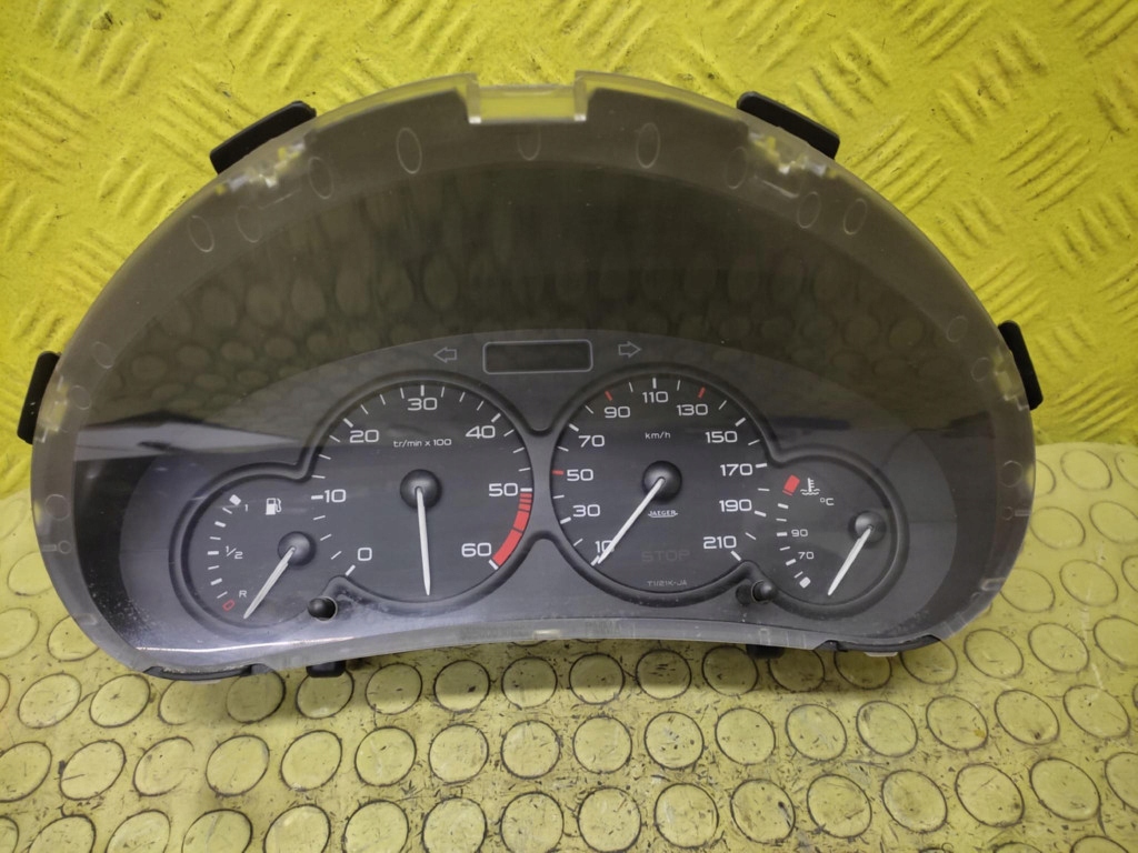 Купить Peugeot 206 1.4 hdi панель 9656696080