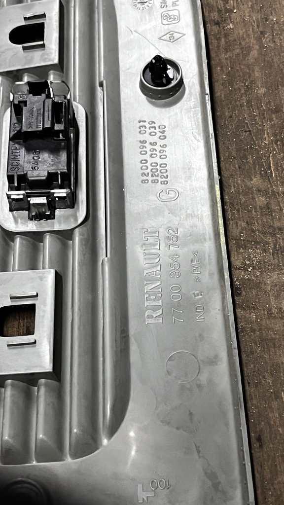 фото №4, Kangoo защита багажника задняя левая renault оригинальный номер 7700354752