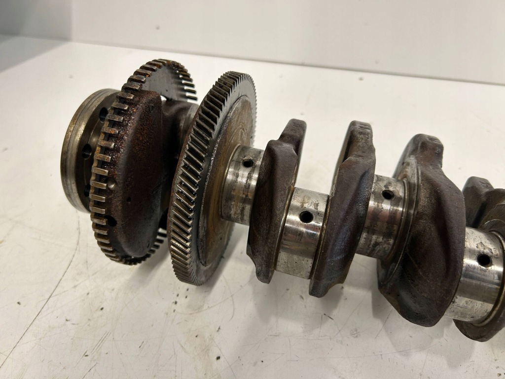 Wał коленчатый nissan qashqai 2.0 dci 8200385152 Оригинал