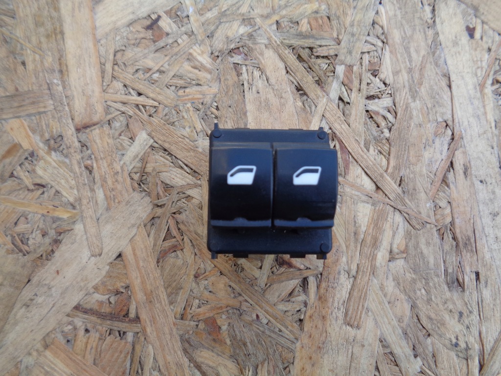 фото №1, Citroen c4 cactus 1.2 thp переключатель окон левый