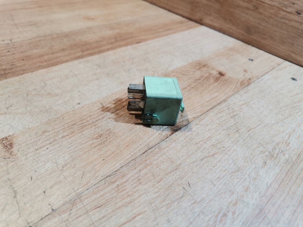 Реле bmw e36 e46 e87 e90 e60 f10 f20 f30 8373700 оригінальний номер Зі Шроту