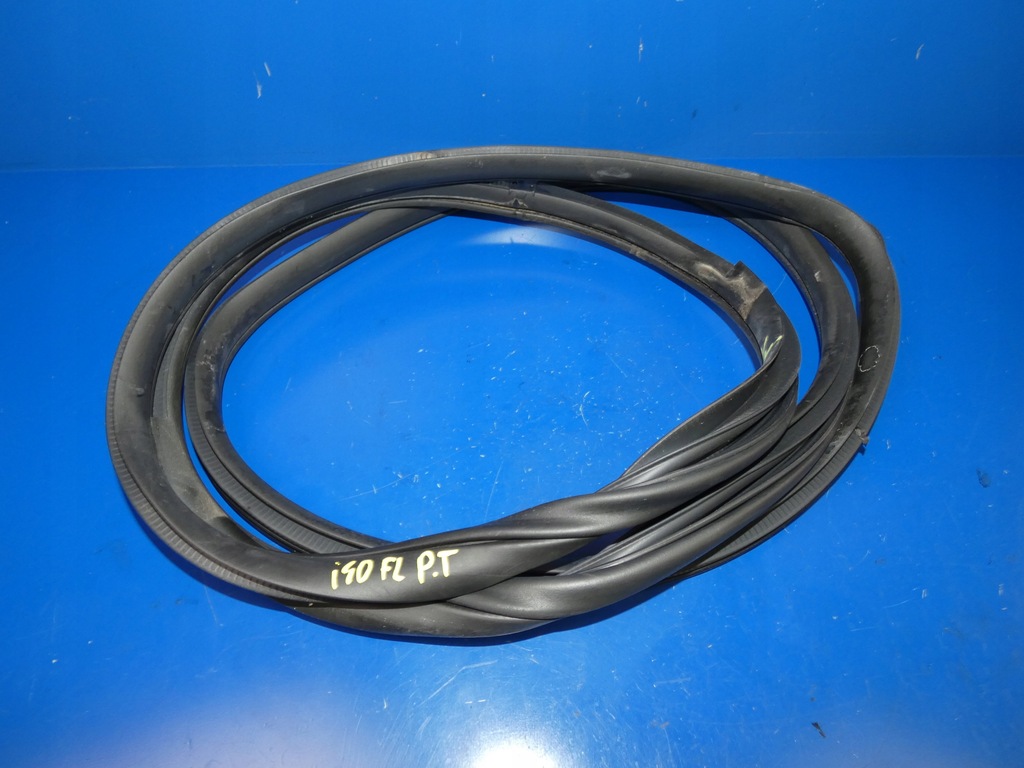 фото №1, Hyundai i40 kombi прокладка дверь правый задняя karos