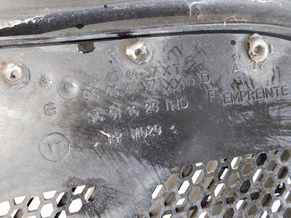 фото №7, Peugeot 206 cc 2003r решётка впуск воздуха