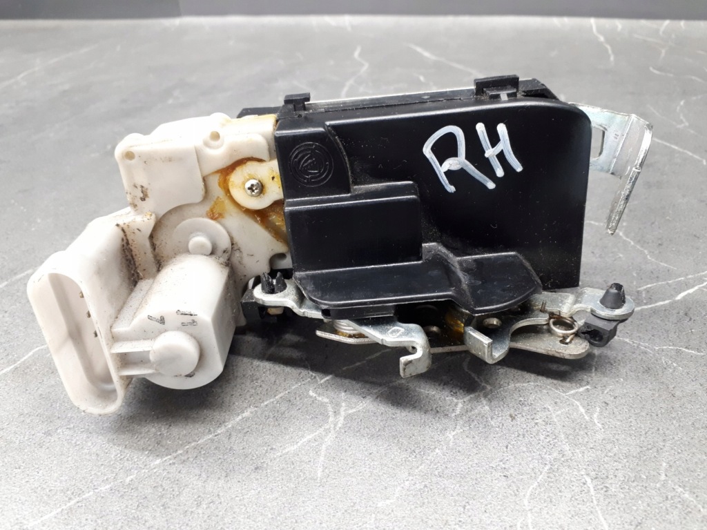 Замок дверь правый задний  lancia lybra 839 4pin Недорого