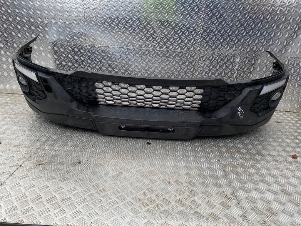 Купити Бампер передній перед протитуманні фари iveco daily 2014-